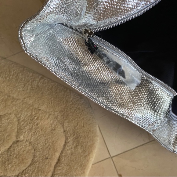 NEW Victoria’s Secret Metallic Weekender Bag - Picture 5 of 8